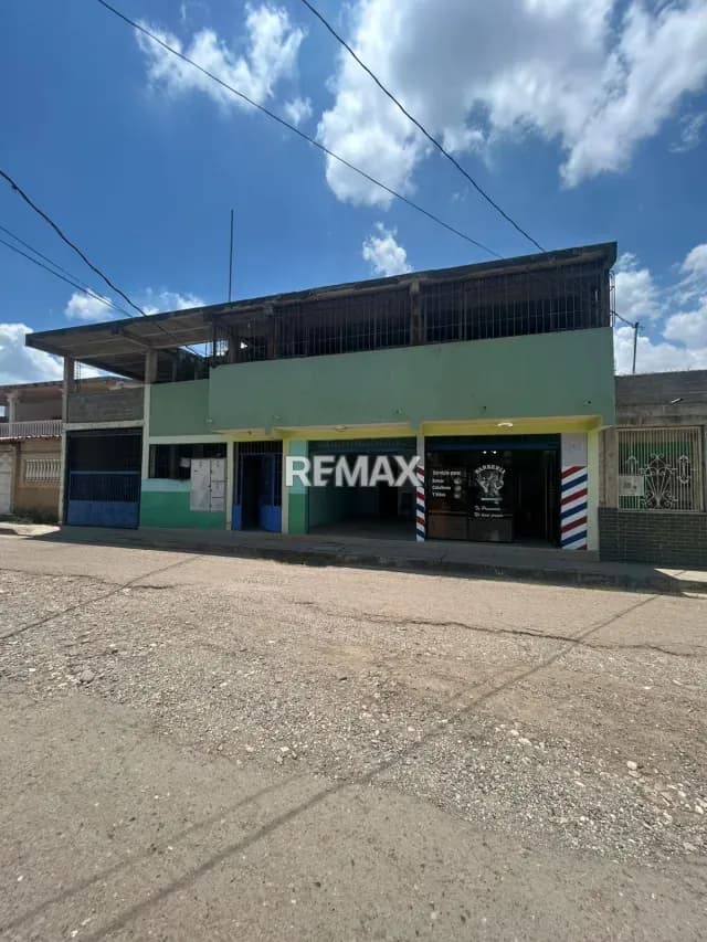 En Venta Edificio Residencial y Comercial en la zona Norte, Sector Sabana Grande