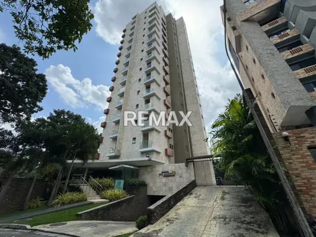 Se vende apartamento en obra gris, Res. MONDRIAN, ubicado en la urbanización el Bosque.