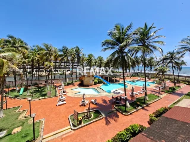 En Venta Apartamento Amoblado en el conjunto Portofino Con Salida Directa A La Playa