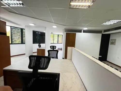 Oficina En Alquiler Amoblada Torre Movilnet Paseo Cabriales Urb Kerdel Jc-lp