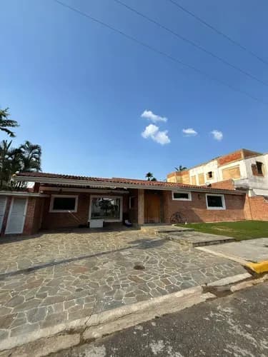 En Venta Excelente Casa En Villa Laguna Club, Colinas De Guataparo