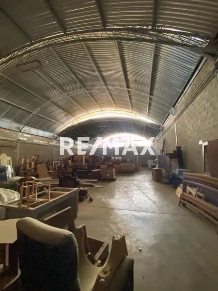 Galpón en venta, con excelente ubicación Zona Industrial I