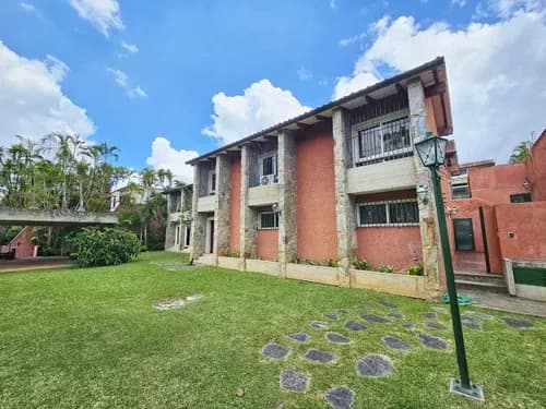 Casa Espectacular En Venta, 26-8694 La Lagunita Coubtry Club. Nc
