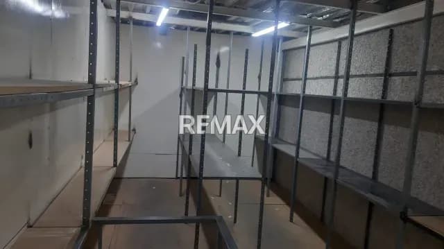 DEPOSITO COMERCIAL EN AV. PRINCIPAL DEL CEMENTERIO