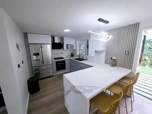 Town House Muy Moderno Con Planta 100% Y Cancha En San Diego Valle Verde