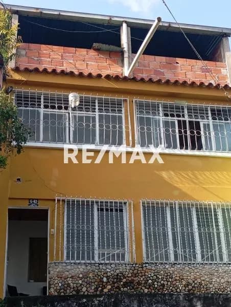 EN VENTA Casa ubicada en el pasaje Cumaná, sector Puente Real