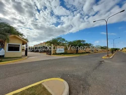 Townhouse En Venta, Dunas Del Mar, Milagro Norte. He