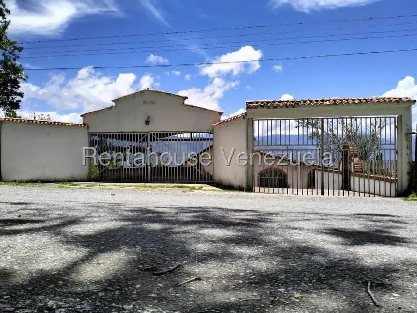 Casa (Finca) en Venta en Via Jaji, Merida