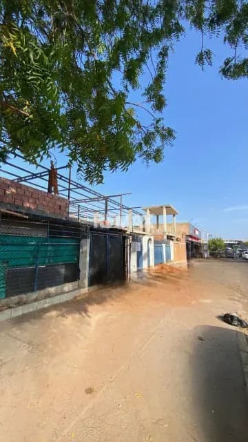 LOCAL COMERCIAL EN GRIS P4