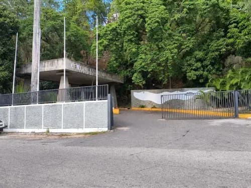 En Venta. Galpón Industrial 901m2 | Caracas-baruta | Acceso Gandolas | Pie De Calle