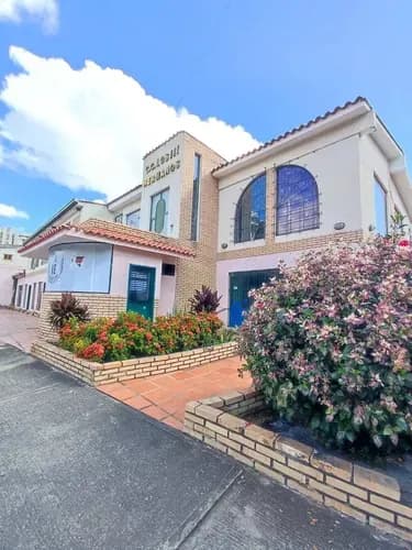 Np Venta Centro Comercial Muy Cerca De La Av Bolivar - Valencia Código 327201