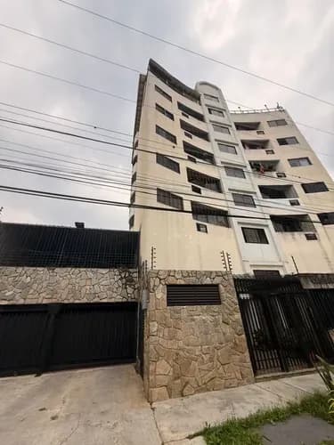 Apartamento Penthouse En Venta En La Urb Campo Alegre Valencia Yt