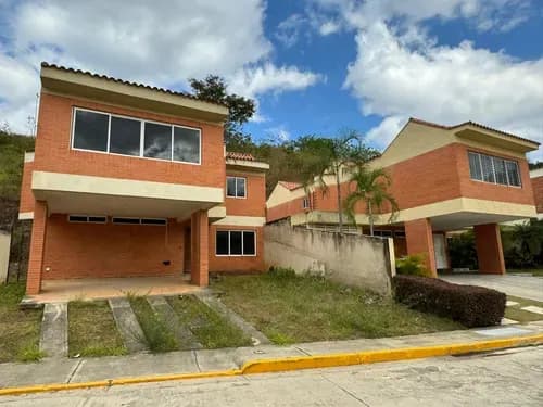 Casa Obra Gris En Lomas Del Country, Guataparo