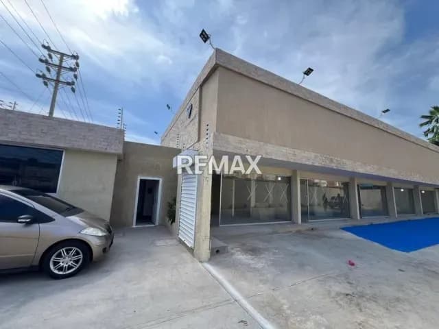 VENDE LOCALES COMERCIALES URB. LAS NACIONES SECTOR DELICIAS