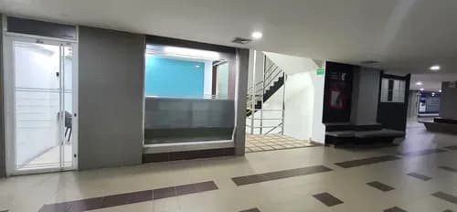 Alquilo Oficina En Centro Comercial Ab A Pasos Del Registro Inmobiliario Y Notaria Publica De Maneiro