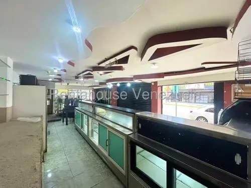 *jl/ Amplio Local Comercial En Alquiler Barquisimeto, Cerca De La Av. Vargas, Lara, Venezuela, Cod. 25-24741 / 102 M2