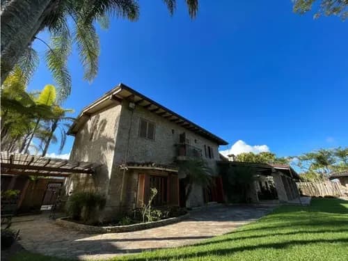 Se Vende Casa Estilo Provenzal 900m2 Const. 2.100m2 T En La Lagunita