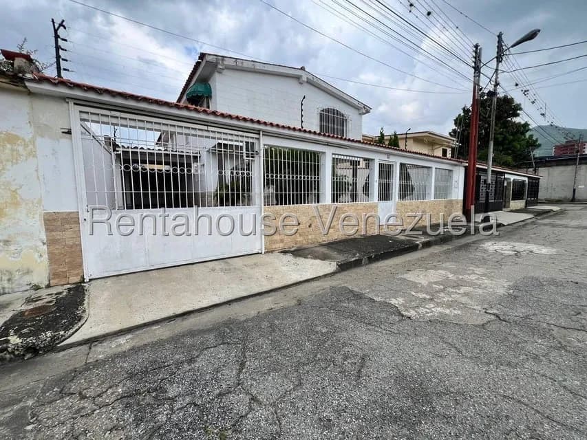 Casa (Multipes Niveles) en Venta en El Limon, Aragua