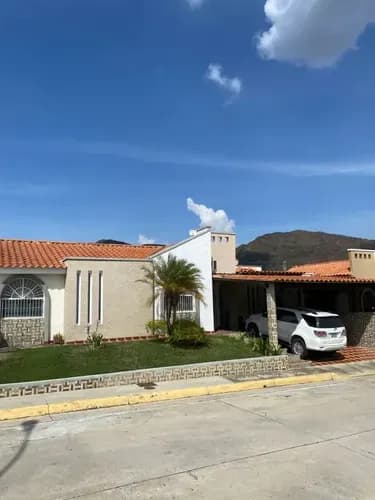 Casa En Conjunto Residencial Pie De Monte Chalé La Cumaca Sa