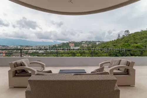 Maravilloso Town House En Venta La Trinidad. Cód. #23-26937