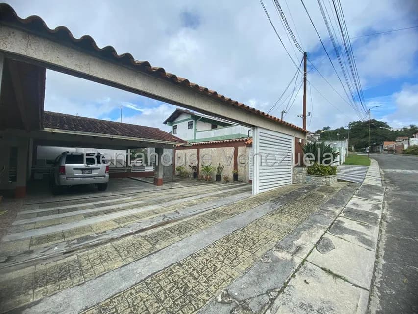 Casa (Multipes Niveles) en Venta en Club de Campo, Miranda
