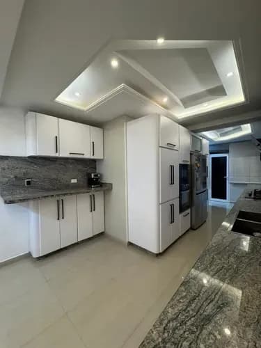 Venta De Lujoso Apartamento: Residencias Titanium Suites Mañongo Ls-c2