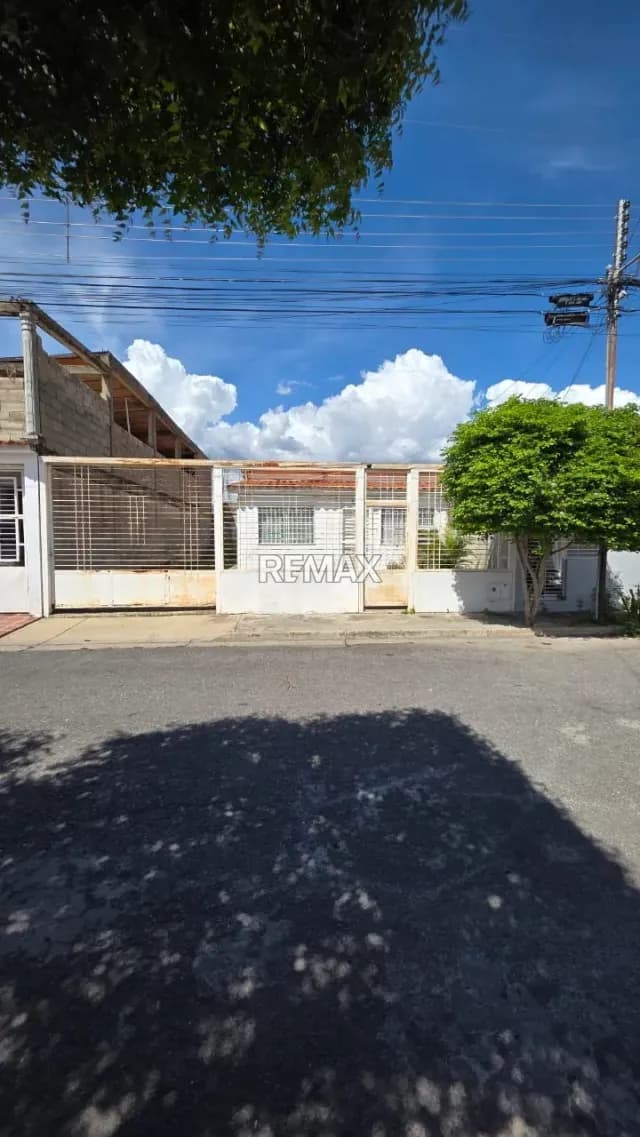 CASA PARQUE RESIDENCIAL LOS OVEROS