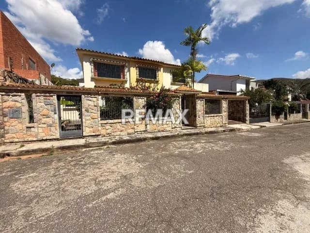 CASA DE DOS PLANTA EN PREBO