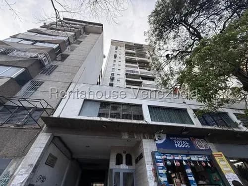 Bello Apartamento En Venta Se Destaca Por Su Iluminación Natural Y Excelente Ventilación, Creando Un Ambiente Fresco Y Acogedor En La Parroquia San Jose Mls #26-18824