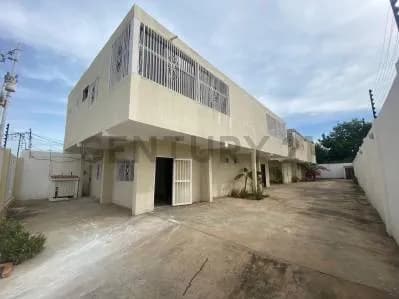 Town house en venta en Maracaibo, sector Sabaneta.