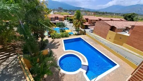 Yuraima Segura Vende Townhouse En Res. Le Fonti Urb. El Manantial Naguanagua Edo. Carabobo