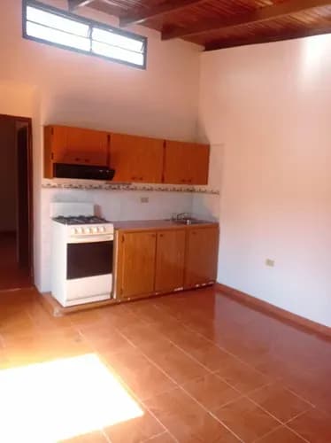 Alquiler De Apartamento Tipo Estudio Urb. Bajumbal