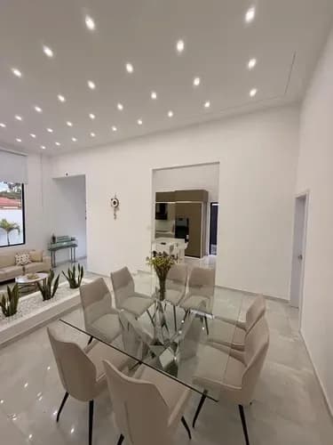 En Venta Casa Moderna- Urb. El Parral, Valencia (o.r)