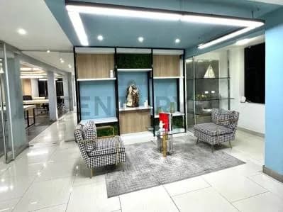 Quinta de lujo en venta para uso de oficinas .Urbanización Chuao, Baruta. L.ll