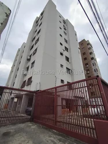 María Valera Alquila Apartamento, Semiamoblado En Centro-oeste De Barquisimeto,cómodas Habitaciones, Cocina Amplia, Vigilancia 24/7