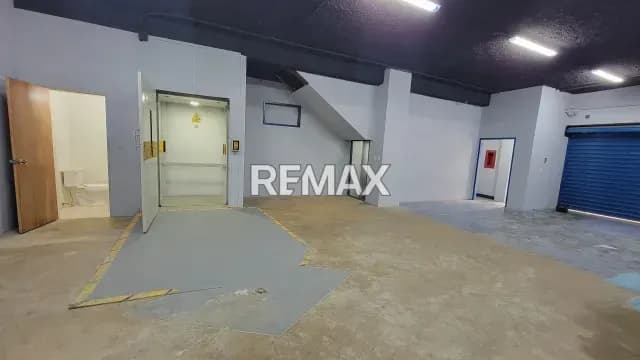 ALQUILER LAS MINAS DE BARUTA - GALPÓN INDUSTRIAL 420 mts²