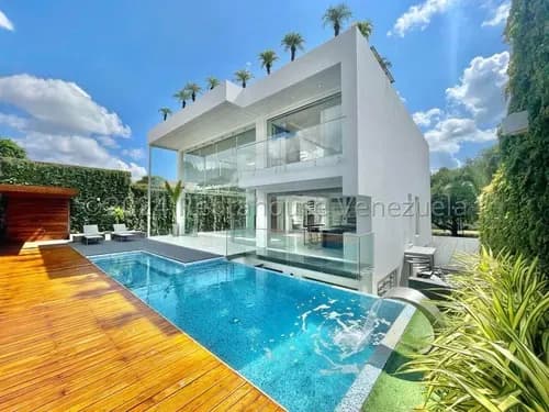 Casa En Venta En La Floresta, Caracas 24-14827 Yf