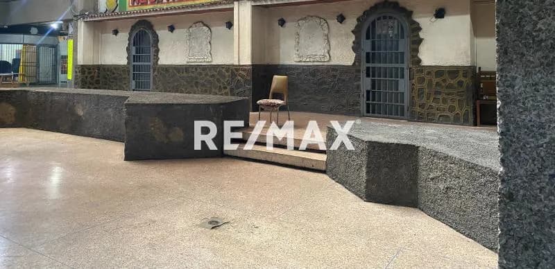 Local comercial-Deposito Av.San Martin