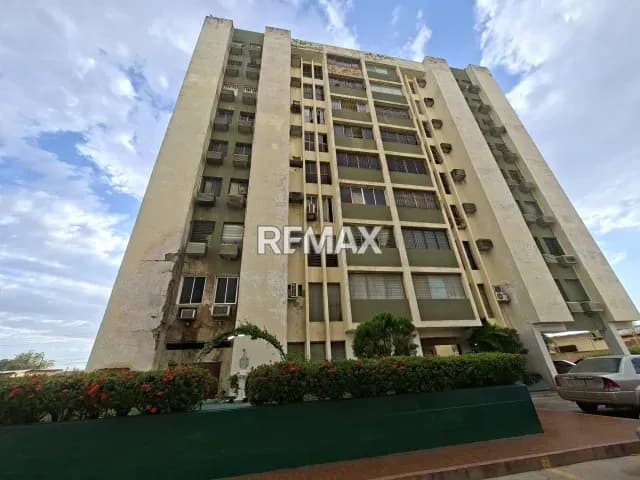 APARTAMENTO EN AV LA LIMPIA