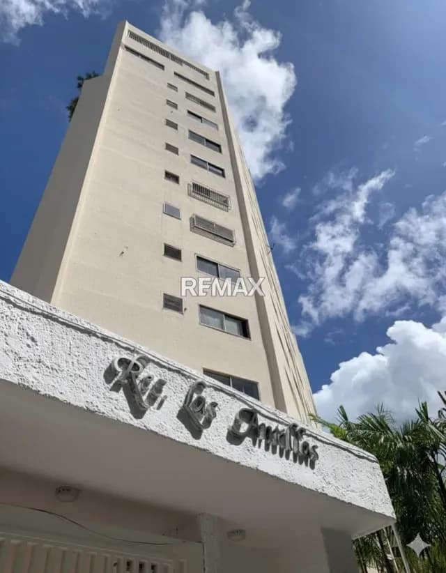 Apartamento Semi Amoblado Alquiler