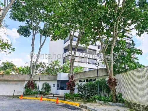 Apartamento En Alquiler En La Alameda 26-15207 As