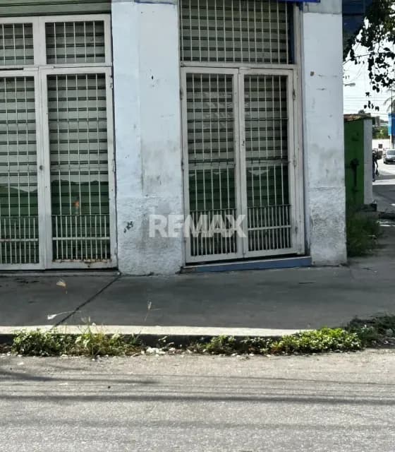 LOCAL COMERCIAL AV. MIRANDA