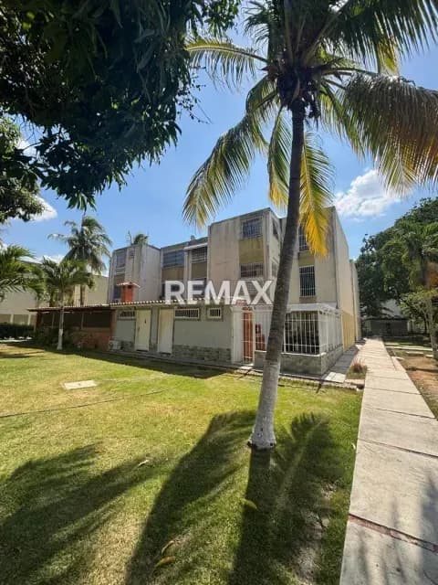 Tengo para ti en Venta un apartamento ubicado en la urbanización Río lama ubicada frente al colegio Río claro