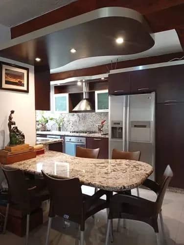 Apartamento En Venta Urb. La Chimenea, Semiamoblado Residencias Samara I. Pozo De Agua, Planta Eléctrica 50%, Salón De Fiestas Amplio. Clima Fresco De Montaña. Rg