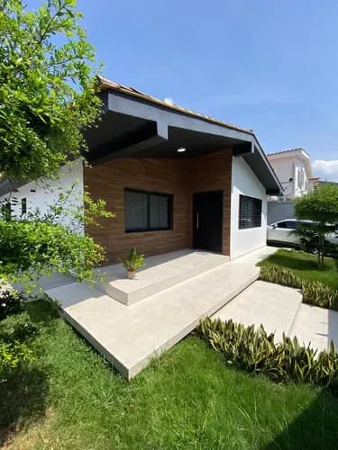 Venta De Casa 455m2 Remodelada De 1 Solo Nivel En Trigal Sur, Planta 100%, Calle Cerrada. A1. Solo Clientes