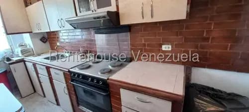 Kc.g #26-14737 Se Vende Apartamento En Venta Zona Céntrica De Los Teques Lagunetica