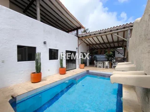 ILUMINADA Y FRESCA CASA CON VISTA A LA MONTAÑA EN VENTA, GUARAME, ISLA DE MARGARITA