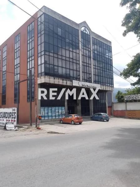 Alquiler de Local para Consultorio Medico y Otros, 52 Mtrs2 Nivel I, Edif. Compro, Guatire Las Barrancas