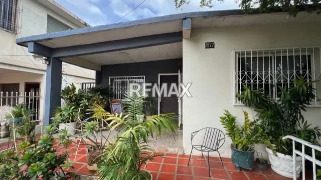 2 Casas para uso Residencial o Comercial