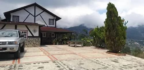Casa Amoblada En Venta En La Colonia Tovar